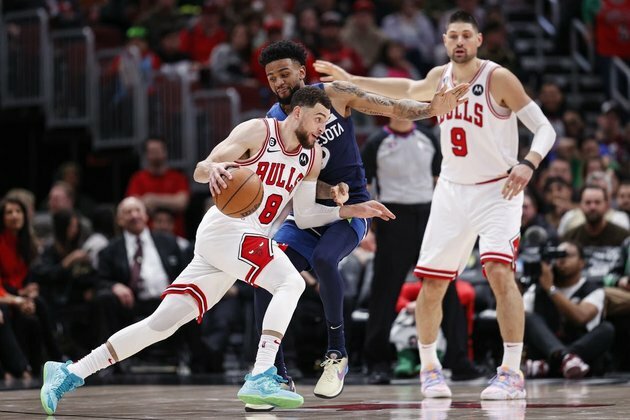 Bulls, Blazers battle with both making late playoff push