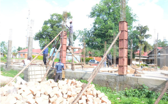 Omulimu gw'okuzimba ekitebe kya Disitulikiti ya Luweero nga gugenda mu maaso Omulimu gw'okuzimba ekitebe kya Disitulikiti ya Luweero nga gugenda mu maaso