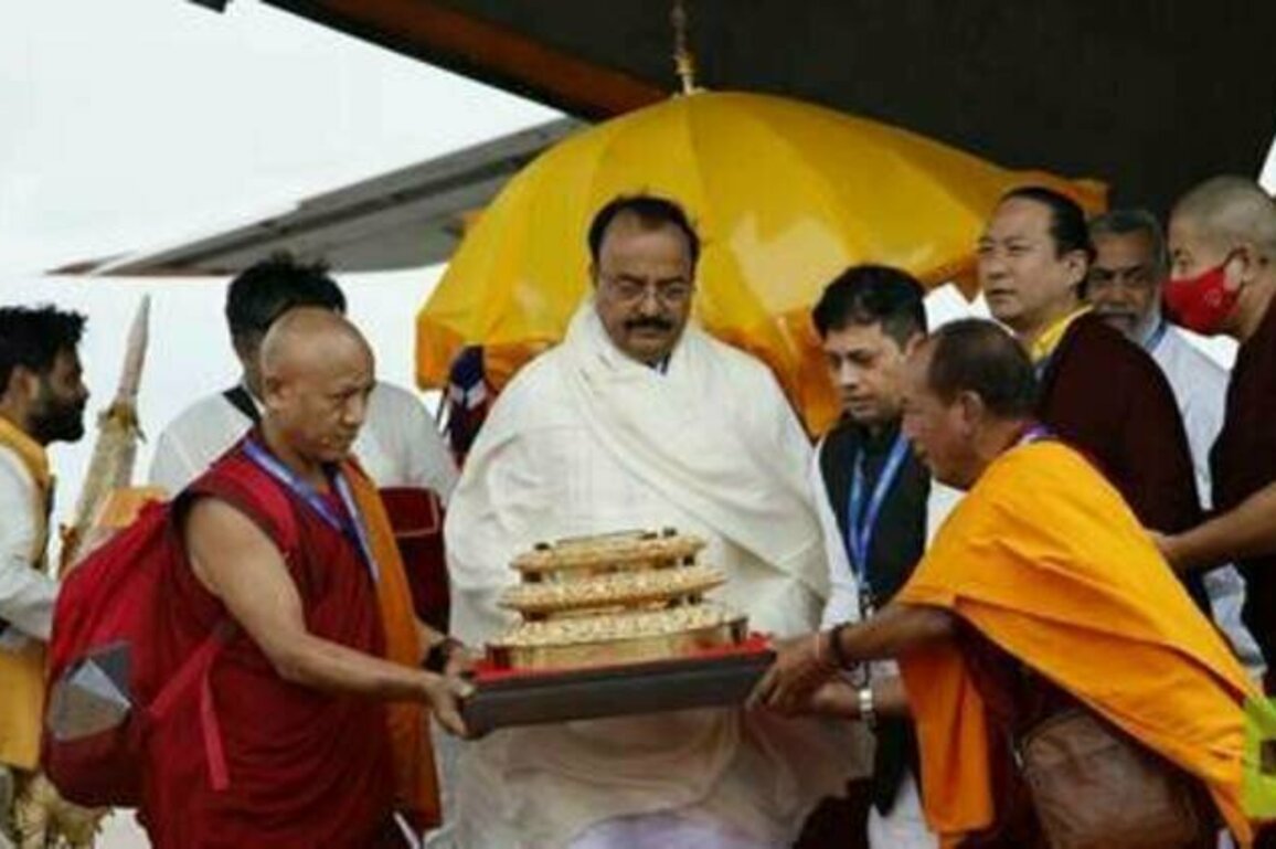 India brings Buddha relics to Russia (VIDEO)