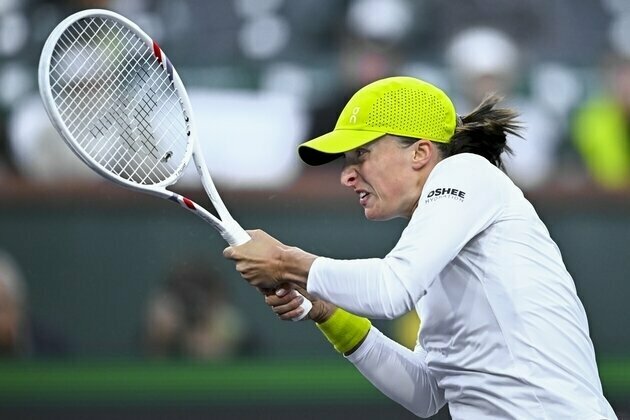 Iga Swiatek rolls to start Indian Wells title defense