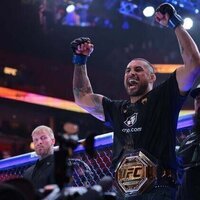 Injured Carlos Ulberg pulls off improbable title victory