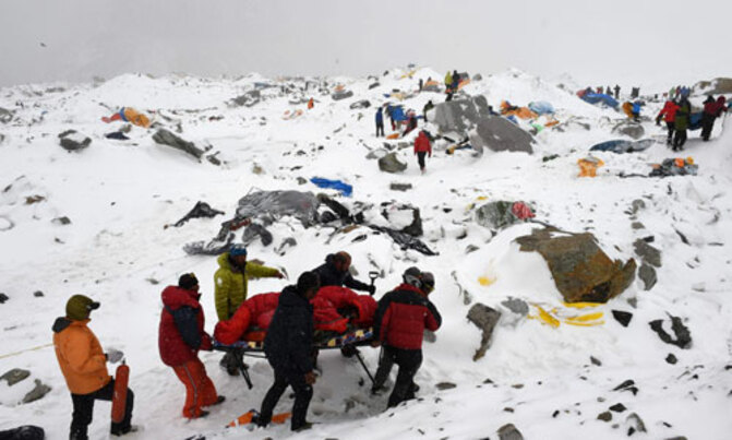 Aftershocks cause more terror as Nepal quake toll tops 2,300 Aftershocks cause more terror as Nepal quake toll tops 2,300