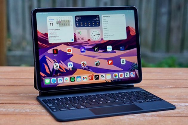 Apple analyst suggests foldable iPad might come as early as 2024