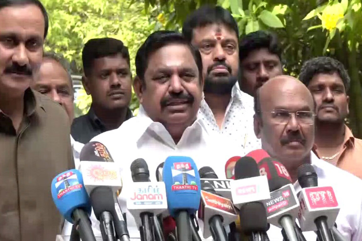 AIADMK's Palaniswami announces PMK's inclusion in NDA ahead of Tamil Nadu polls, calls it "victory alliance"