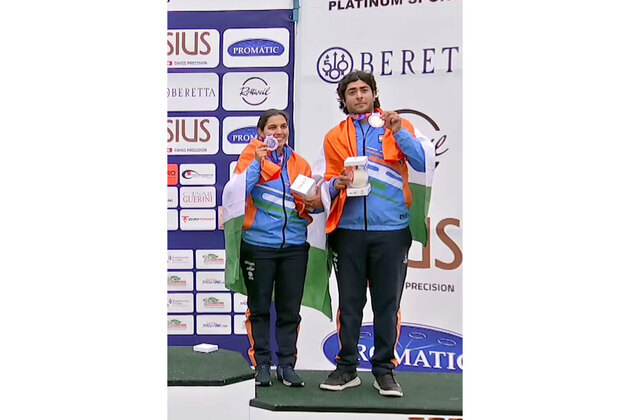 ISSF World Cup Shotgun: Neeru Dhanda, Vivaan Kapoor settle with bronze in trap mixed team