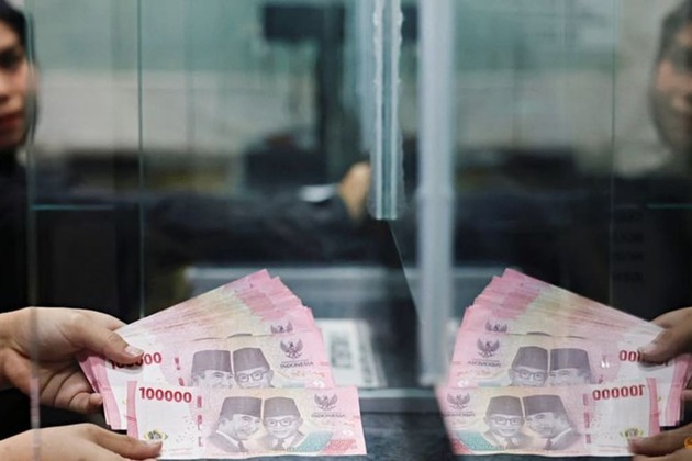 Indonesia's central bank intervenes in FX market after the rupiah hits a record low