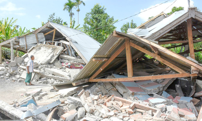 Strong quake kills 13, injures hundreds on Indonesia holiday island Strong quake kills 13, injures hundreds on Indonesia holiday island