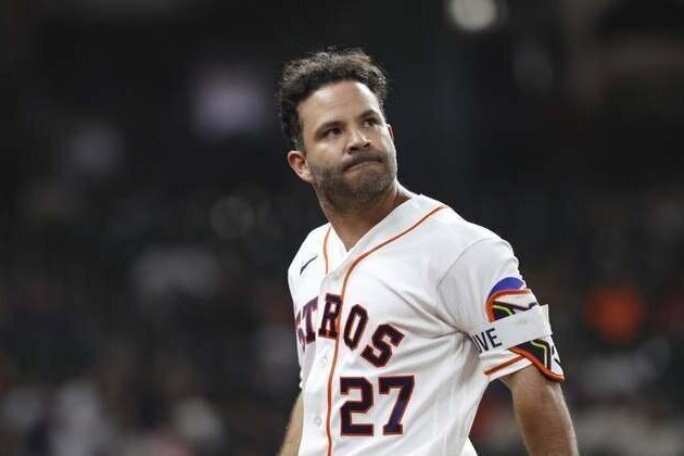 Astros 2B Jose Altuve placed on IL with Grade 2 left oblique strain
