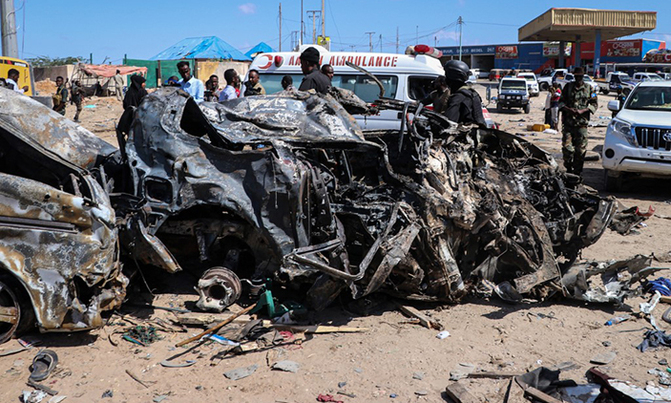 Massive car bomb kills at least 76 in Mogadishu Massive car bomb kills at least 76 in Mogadishu