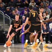 Iowa dominates Washington behind Bennett Stirtz's 22 points