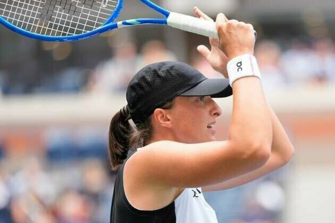 No. 1 seed Iga Swiatek easily passes first Beijing test