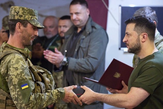 Zelenskyy Acknowledges Difficulties Defending Country&#039;s East