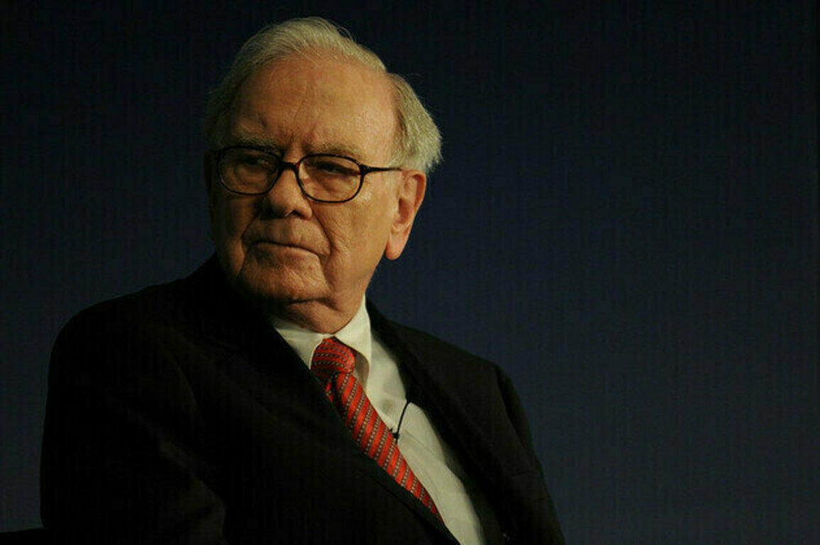 Warren Buffett slams Trumps tariffs