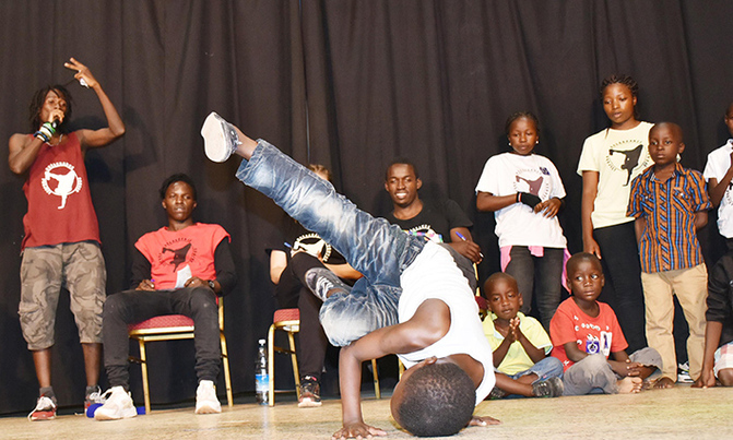 Locking, moonwalking at ninth Hip-Hop dance battle Locking, moonwalking at ninth Hip-Hop dance battle