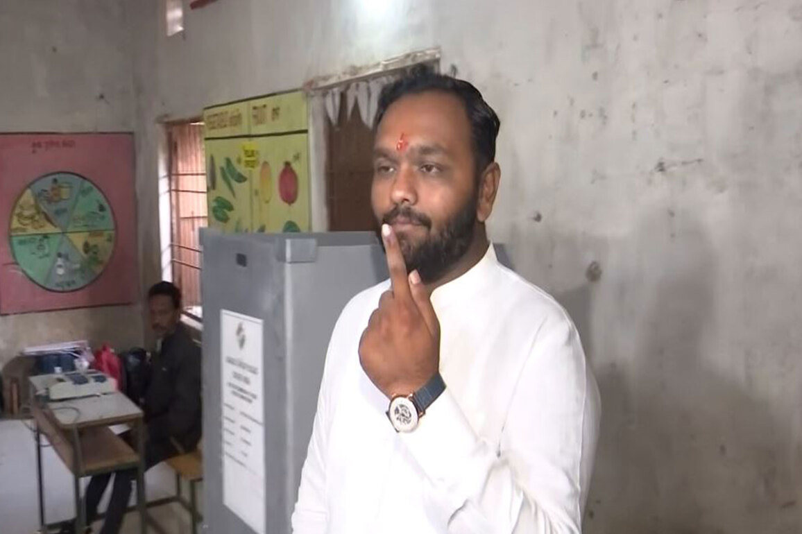 Odisha: BJP's Nuapada assembly by-elections candidate Jay Dholakia casts his vote