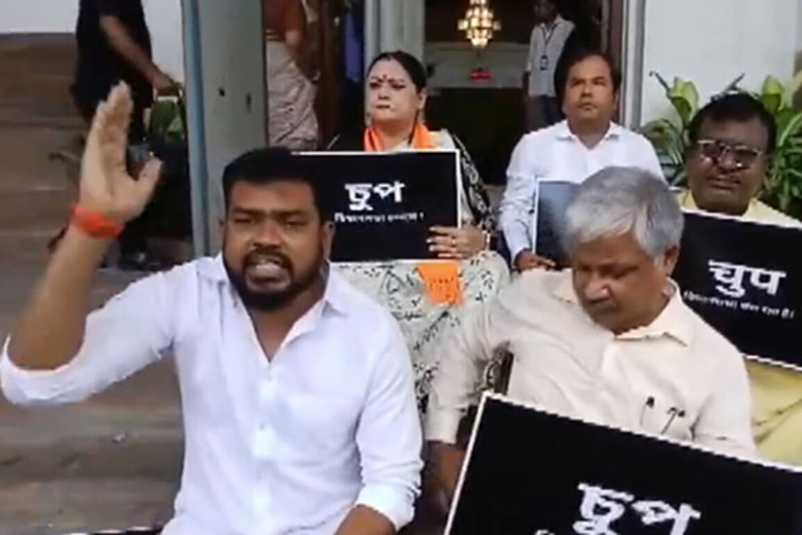 Four BJP MLAs suspended from West Bengal Assembly amid protest