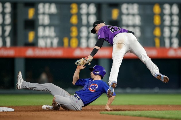 Trevor Story hits two homers as Rockies edge Cubs