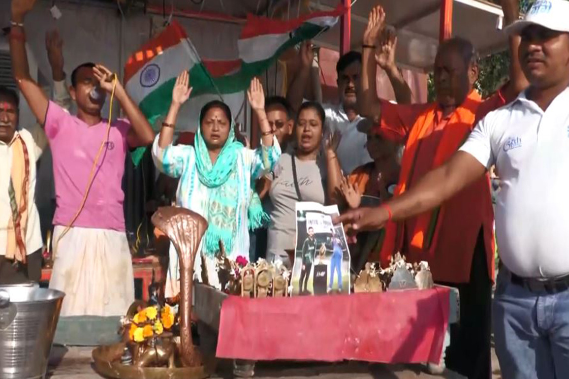 Uttar Pradesh: Prayers held in Prayagraj for Team India's victory in today's Asia Cup 2025 final match against Pakistan