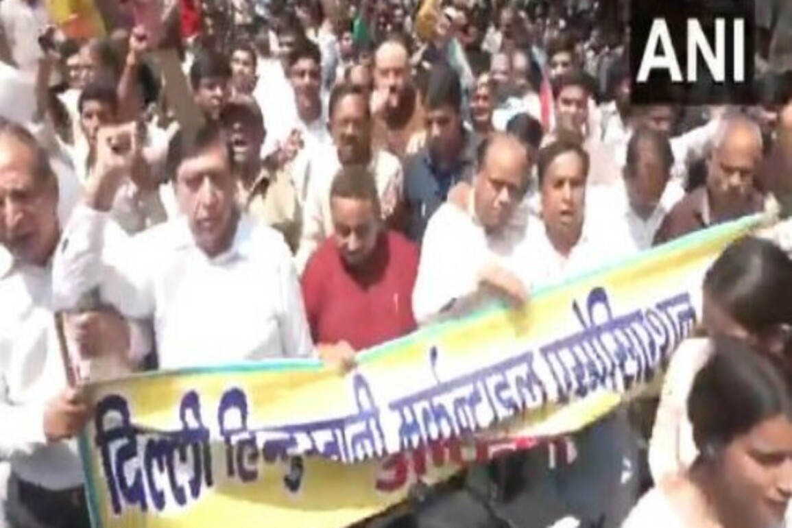 Delhi Traders Association holds march against Pahalgam terror attack