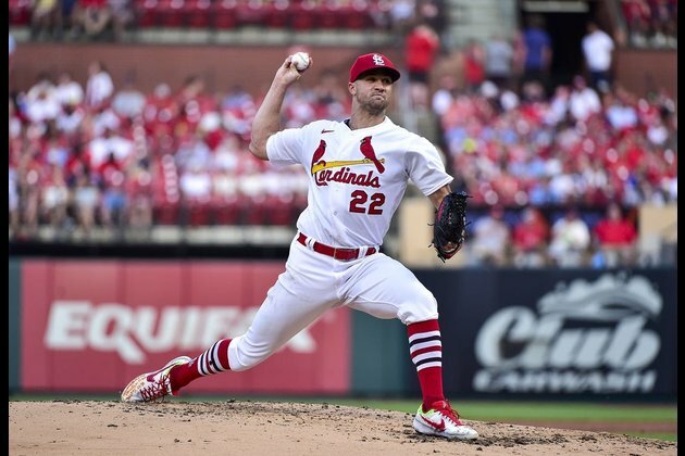 Brewers call on newcomer Chi Chi Gonzalez to oppose Cards
