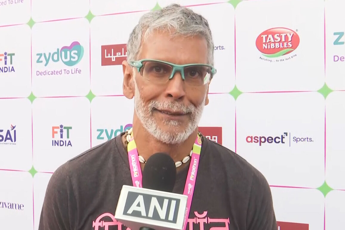Fitness icon Milind Soman attends Zydus Pinkathon 2026, urges women to prioritize health