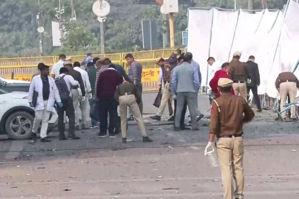 Delhi Blast: NIA, forensic teams conduct probe at car blast site near Red Fort
