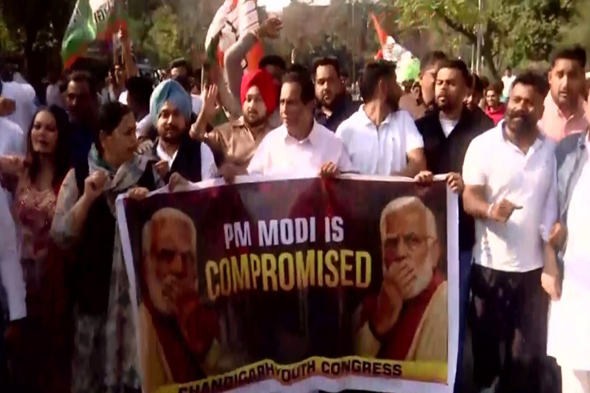 Chandigarh: Youth Congress members protest against PM Modi; police uses water cannon