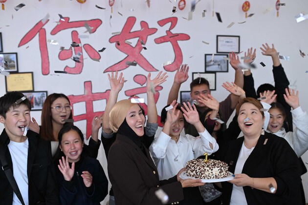 KYRGYZSTAN-CHINESE-LEARNING-CRAZE