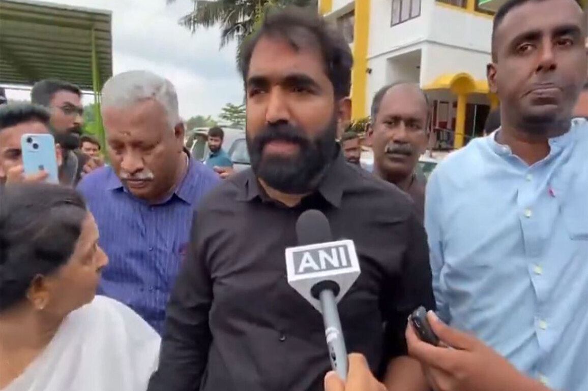 Assembly polls: Puthuppally MLA Chandy Oommen casts vote, says "Keralam backing Congress"