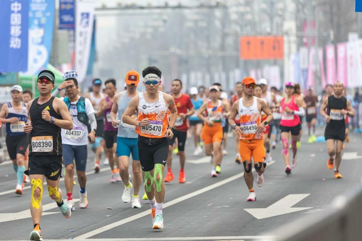 Spring breeze warms up outdoor sports spending in China