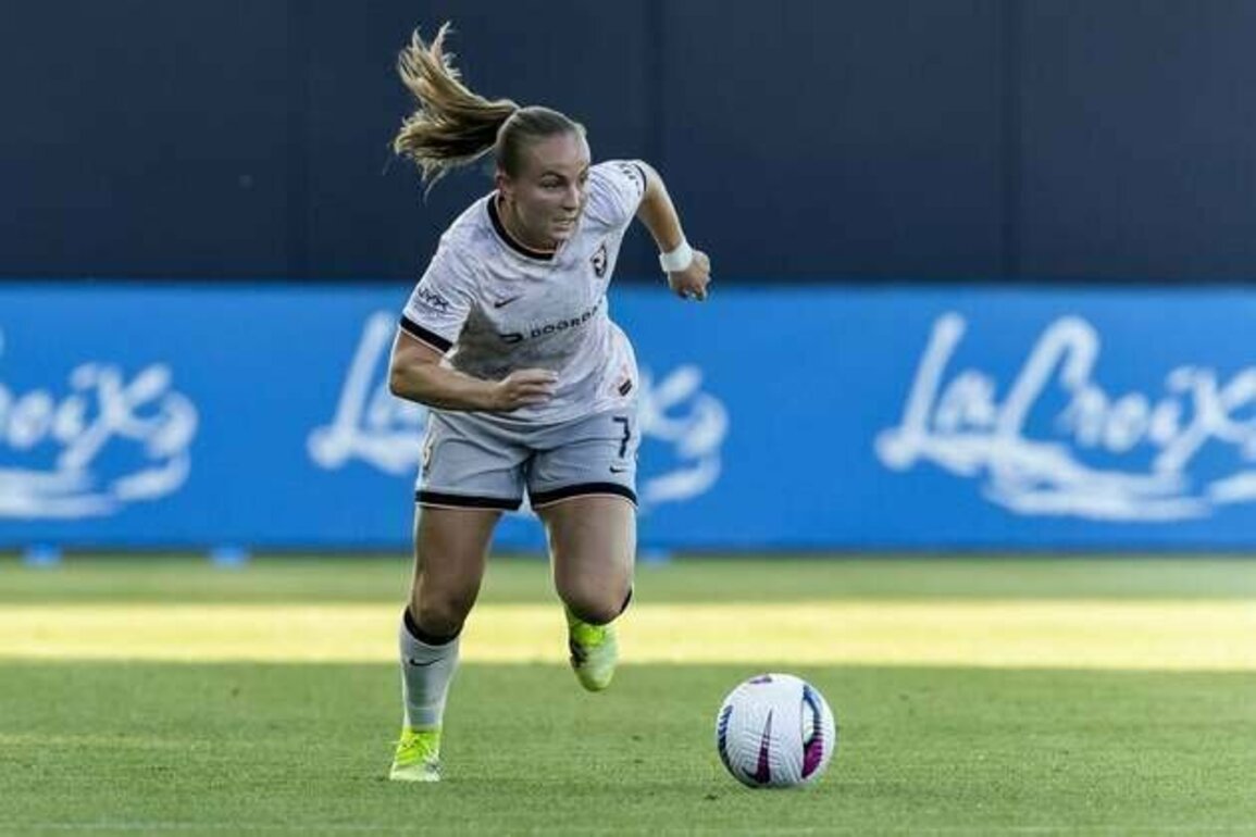 Thorns acquire F Julie Dufour via trade with Angel City