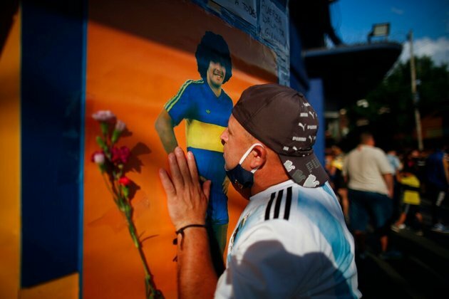 Maradona Mourned: &#039;You Were the Greatest of All&#039;