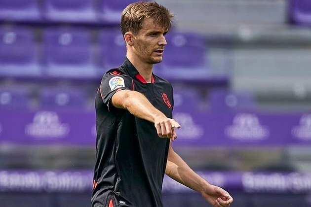 Leeds sign Spain international Diego Llorente