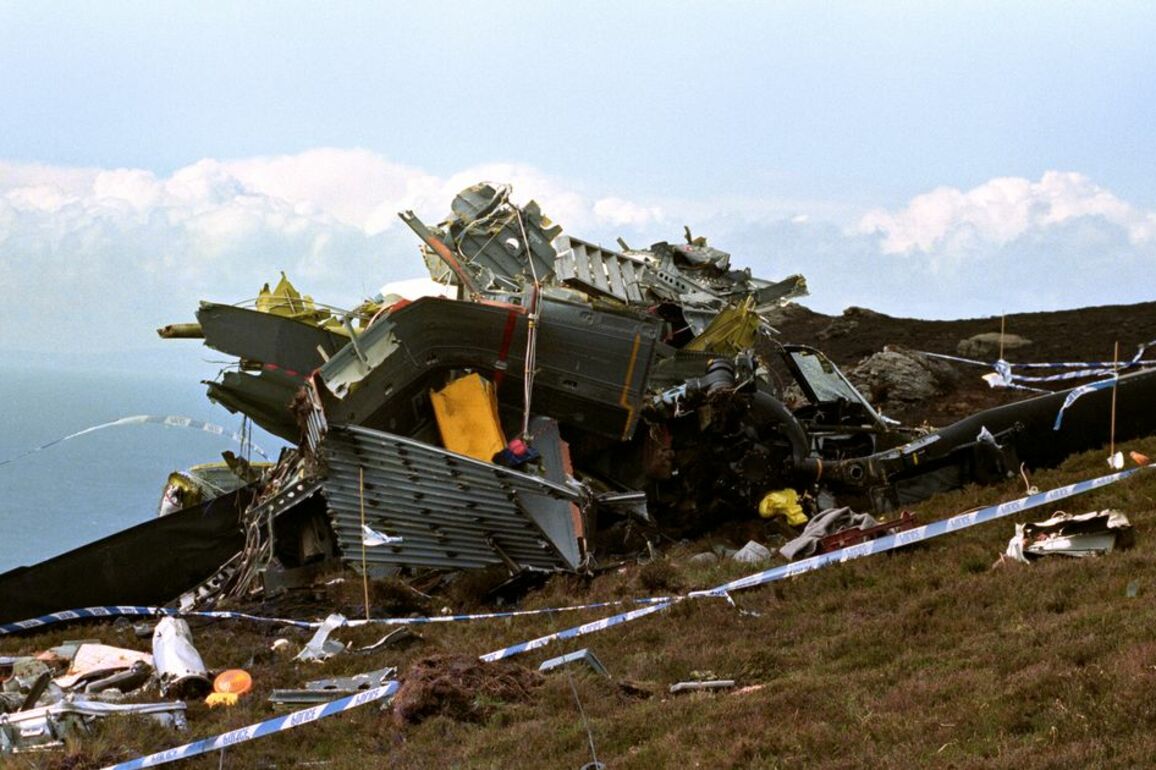 Families of Mull of Kintyre Chinook crash victims demand release of sealed documents