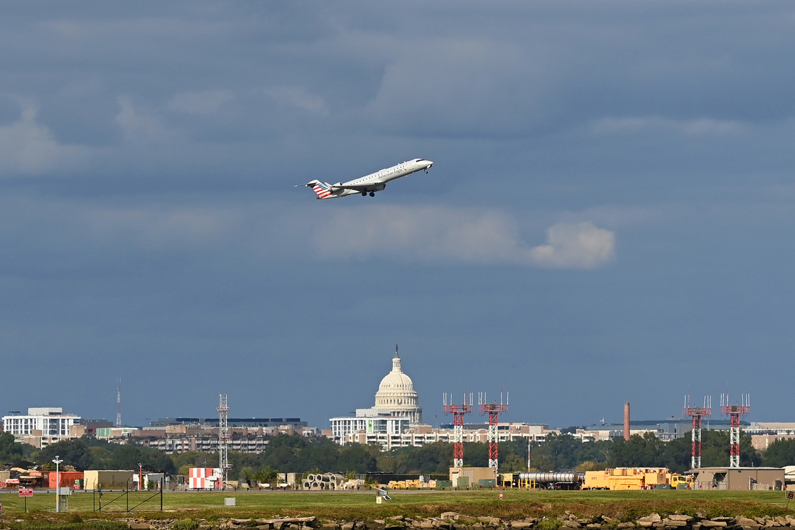 U.S.-ARLINGTON-GOVERNMENT-SHUTDOWN-FLIGHTS-DELAY