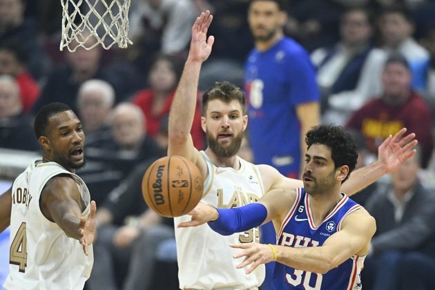 Cavaliers miss only one shot in 2nd quarter in rout over 76ers