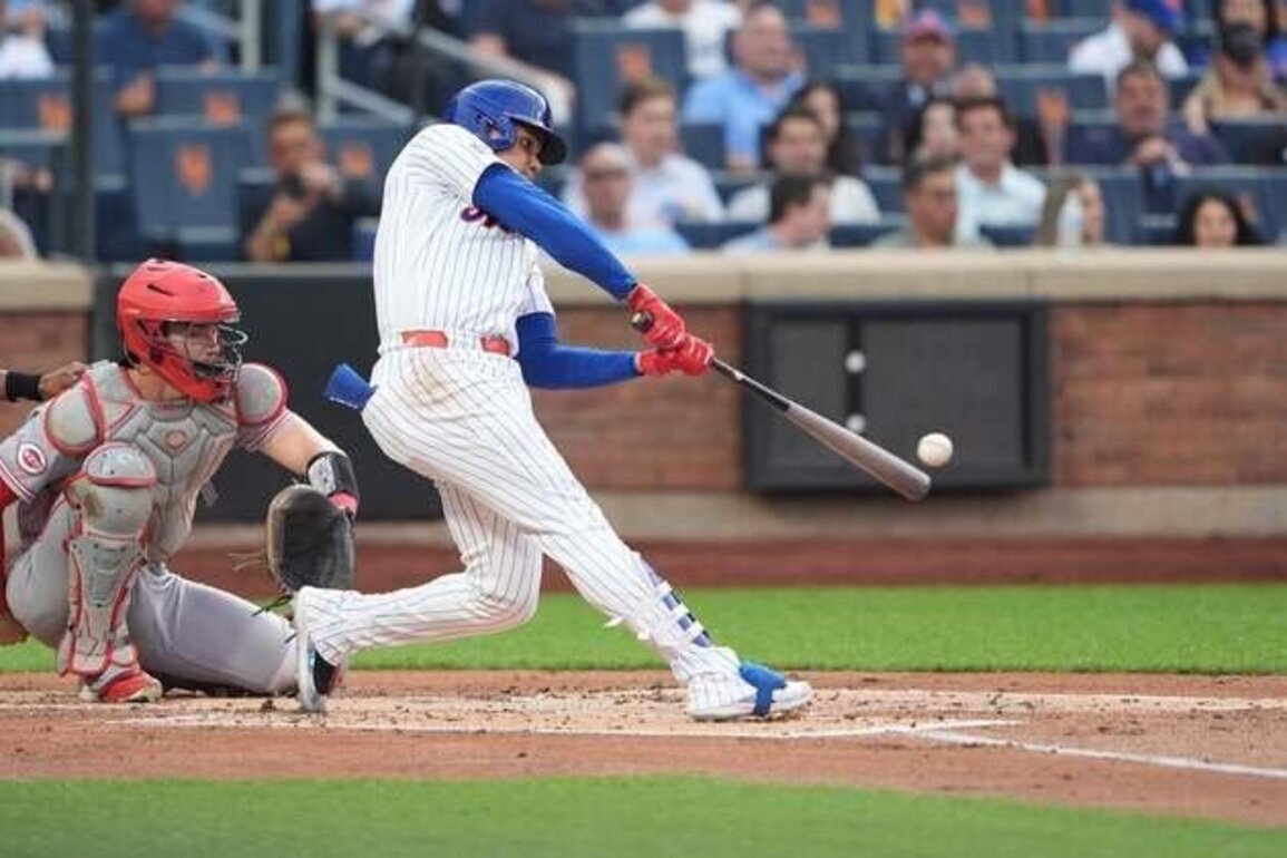 Reds strand 17 runners in failed bid for sweep of Mets
