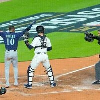 Mariners club 3 homers, push Tigers to brink of elimination