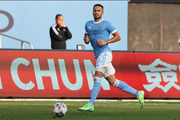 NYCFC smashes short-handed Orlando City, 5-0