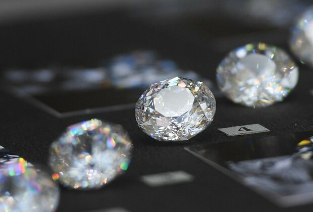 West eyes branding Russia exporter of blood diamonds NYT