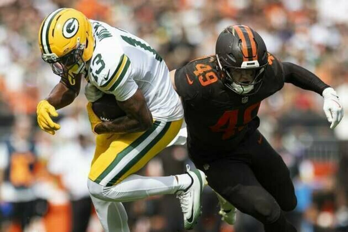 Report: Browns LB Carson Schwesinger has high-ankle sprain