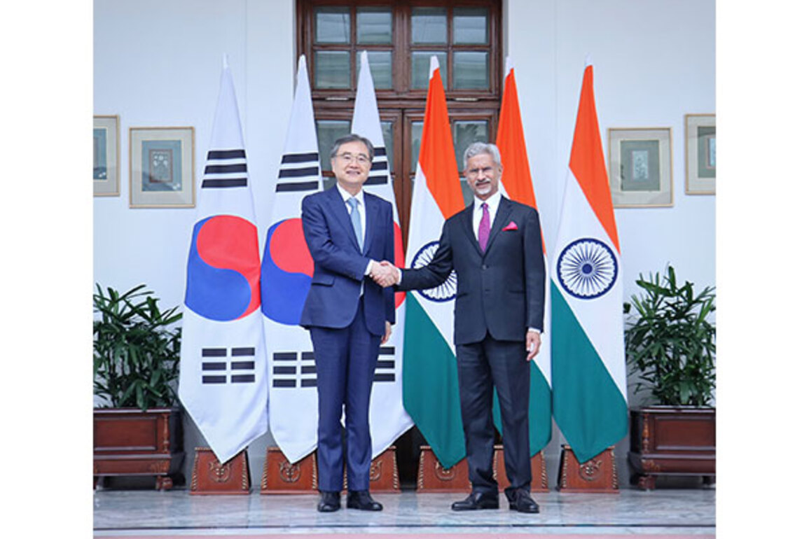 EAM Jaishankar meets new South Korean FM, vows deeper cooperation