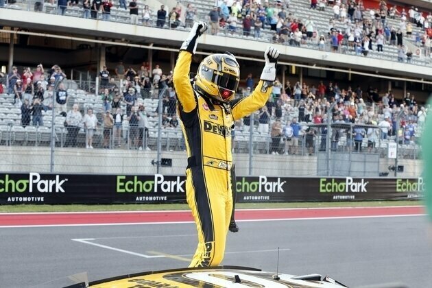 Christopher Bell surges late at Austin for back-to-back wins