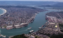  Porto de Santos, em São Paulo.