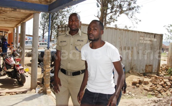 Paasita Bukenya ng'atwalibwa mu kaduukulu ka Poliisi Paasita Bukenya ng'atwalibwa mu kaduukulu ka Poliisi