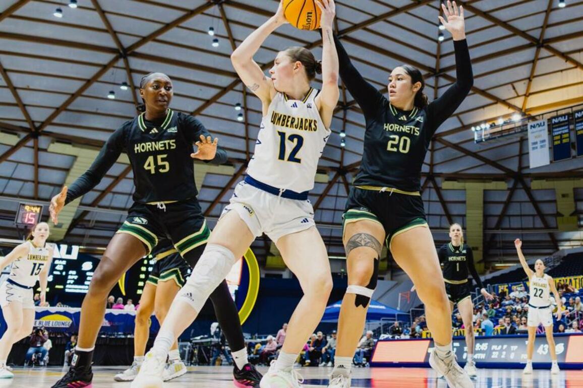 NAU ROUNDUP- Women's basketball advances to Round 2 of WBIT, beating Arizona 71-69