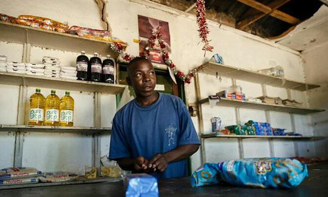 Zimbabwe's economic crisis wipes out Christmas cheer Zimbabwe's economic crisis wipes out Christmas cheer