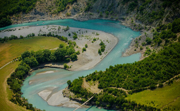 Un grupo de trabajo respaldado por Patagonia publicó una hoja de ruta para convertir el río Vjosa de Albania en un parque nacional