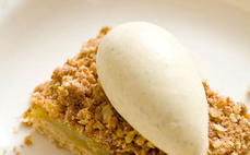 Spiced apple crumble slice