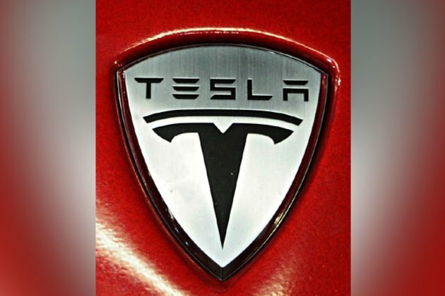 Tesla Model S sets new record for fastest four-door